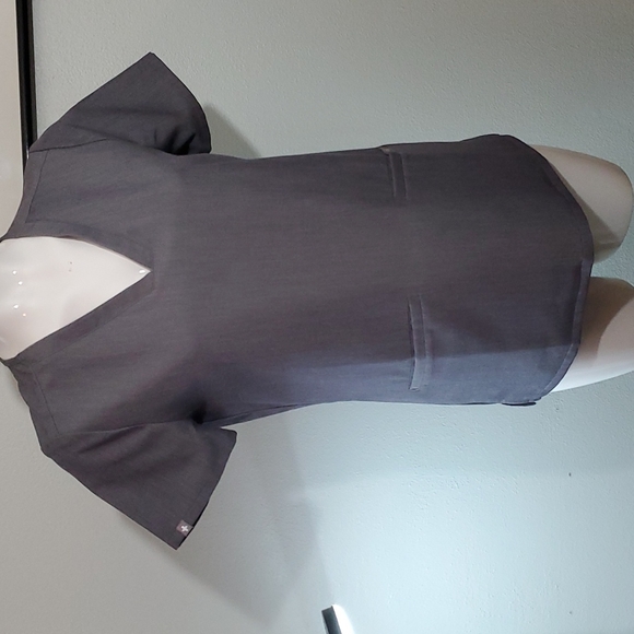Figs Tops - FIGS Technical Collection Grey Scrub Top Tunic. Sz XS.